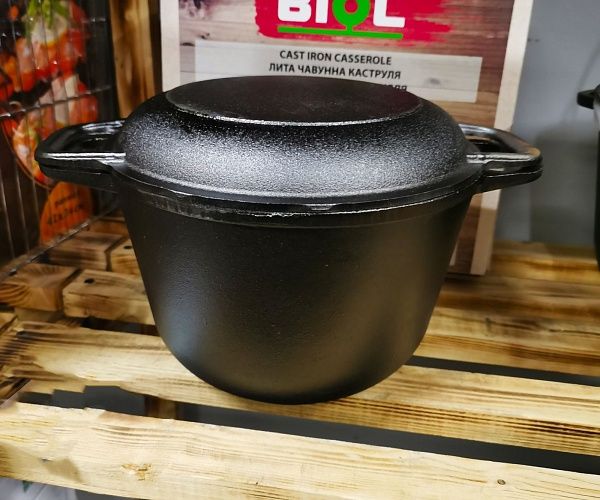 Кастрюля чугунная 3 л. с крышкой сковородой