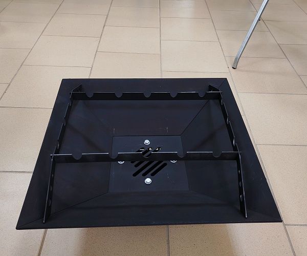 Костровая чаша 50x50, 4 мм стали. С решеткой под шампуры.