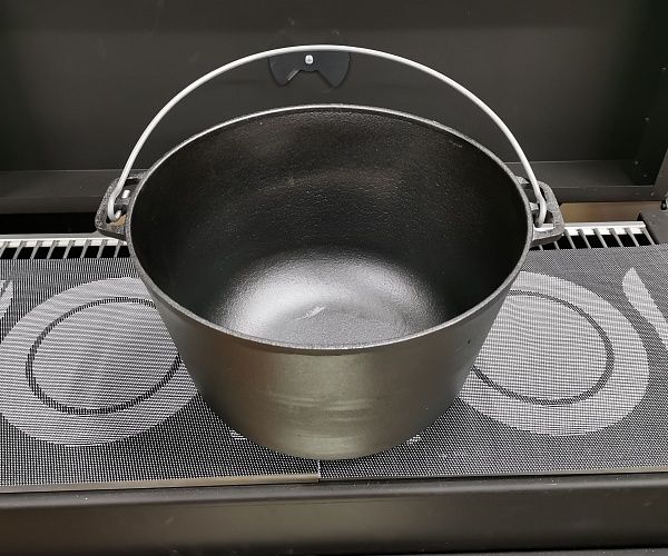 Казан походный 12 л с чугунной крышкой    